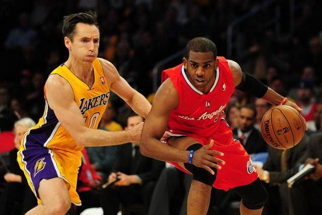 皮球划出一 皮球划出一